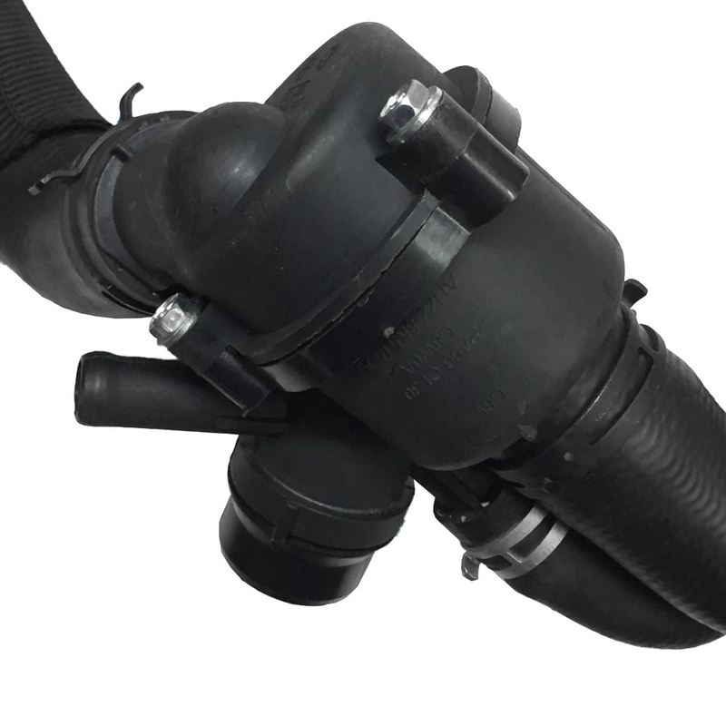 Der Wasserschlauchanschluss LR025969 für Land Rover LR4 Range Rover Sport